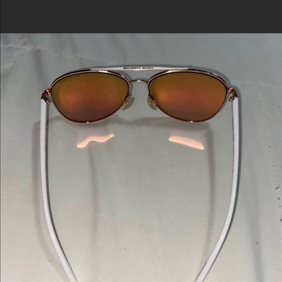 MK rose gold shade - Picture 4 of 8